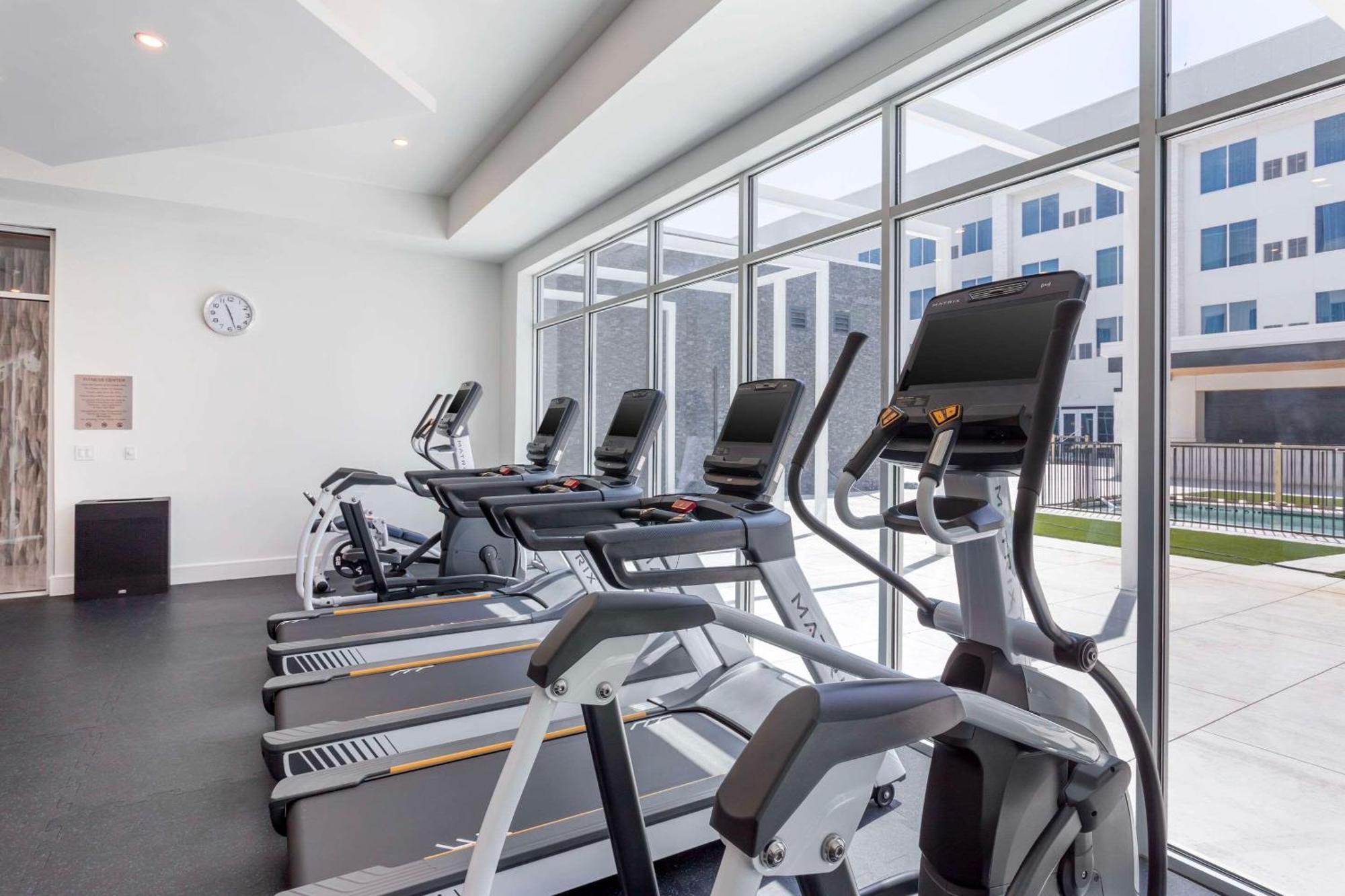 Cambria Hotel Waco University Riverfront Экстерьер фото