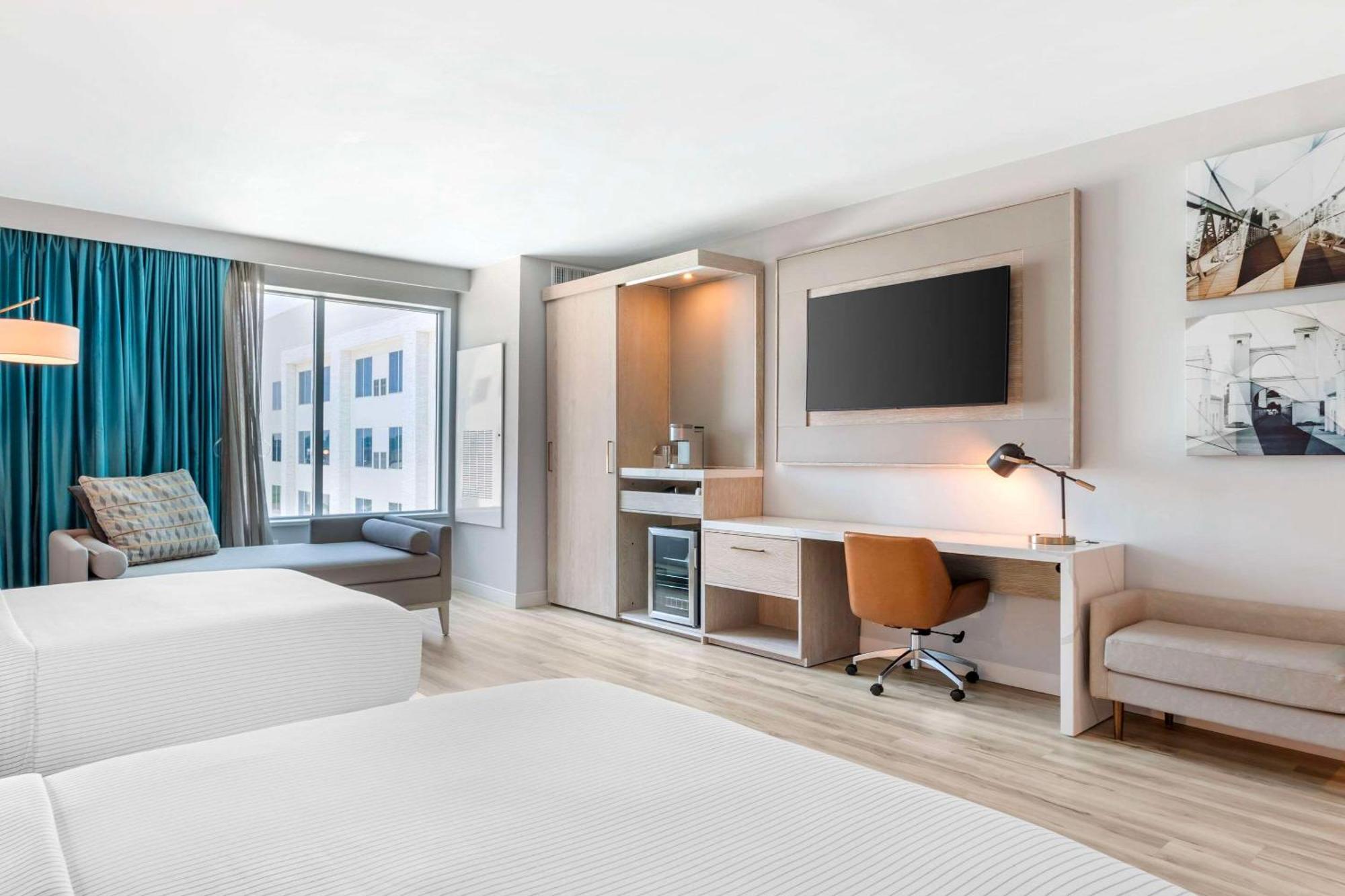 Cambria Hotel Waco University Riverfront Экстерьер фото