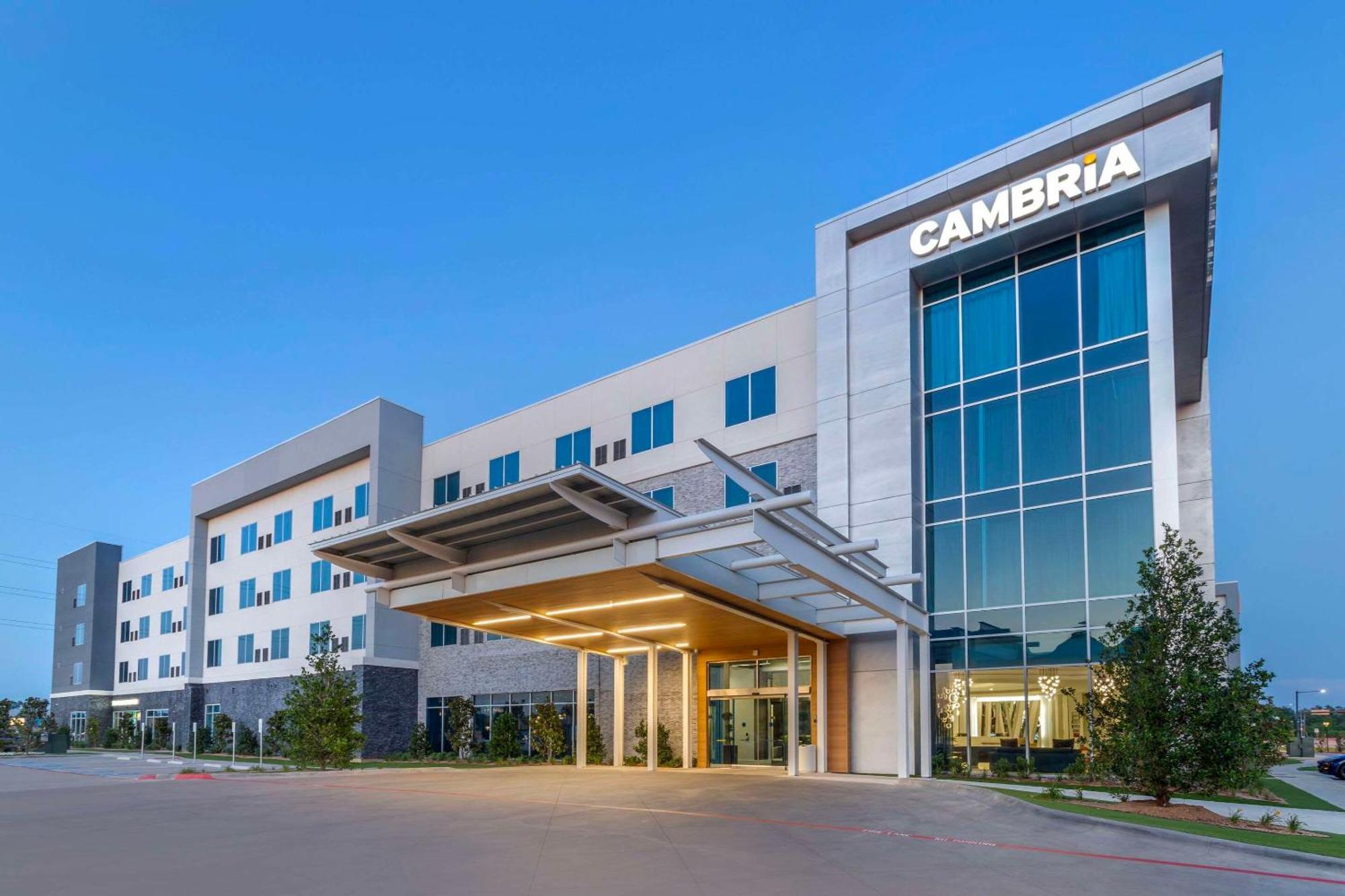 Cambria Hotel Waco University Riverfront Экстерьер фото