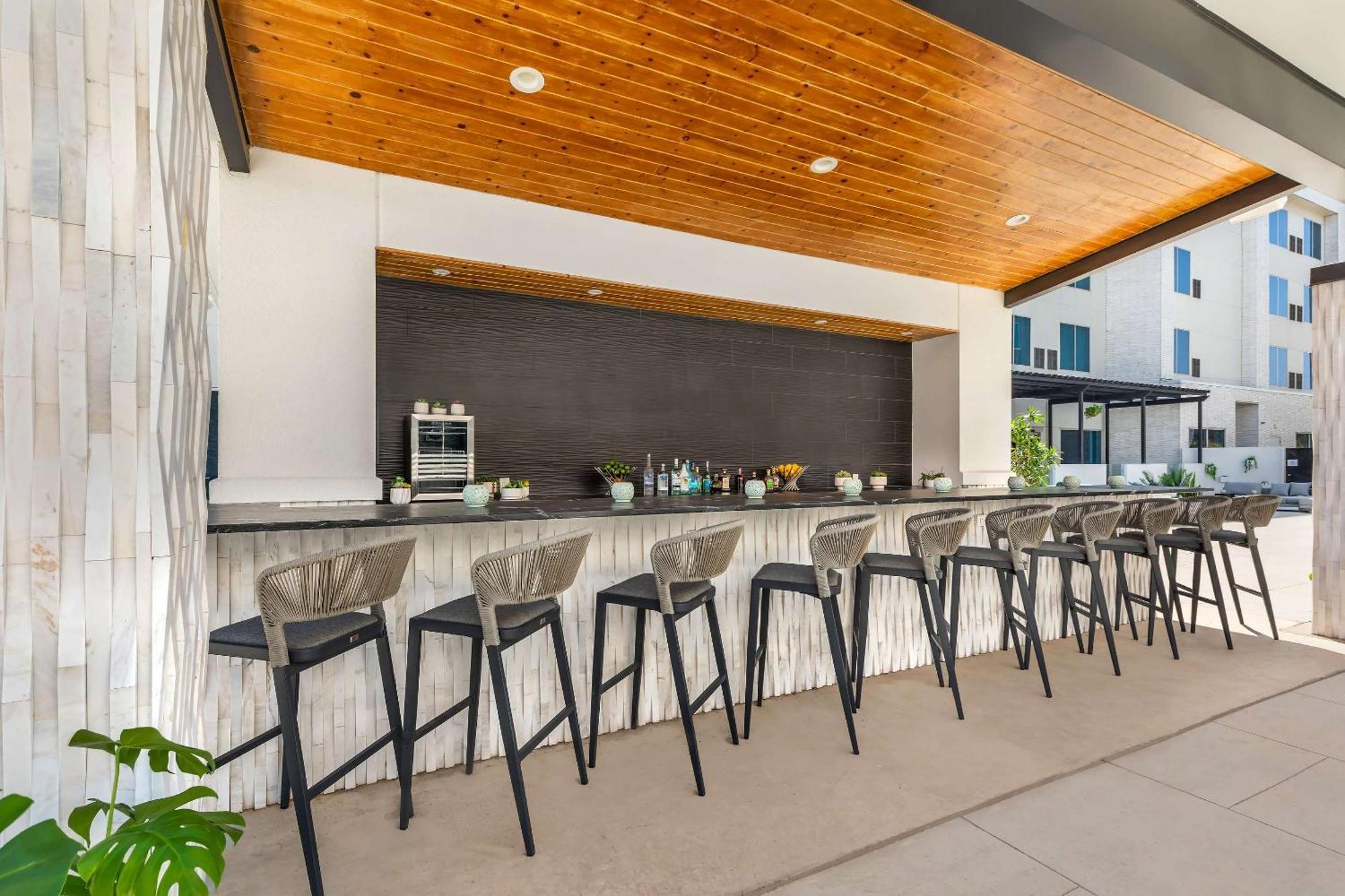 Cambria Hotel Waco University Riverfront Экстерьер фото